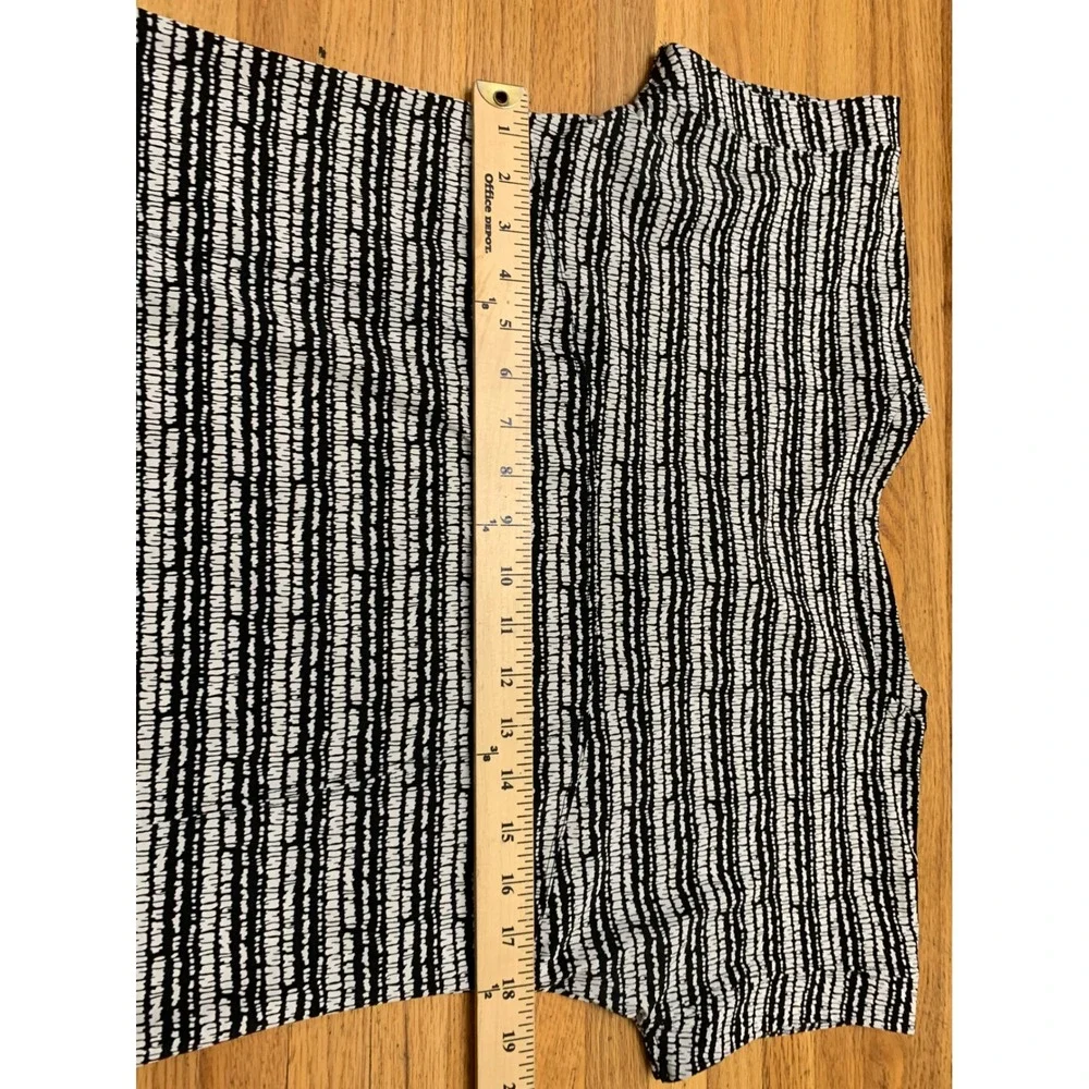 T by Talbots Black White Dash Print Shift Dress Petite P Short Sleeve Curved Hem